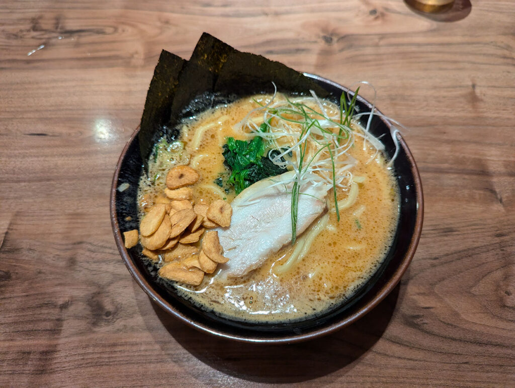 焦がしニンニク味噌ラーメン