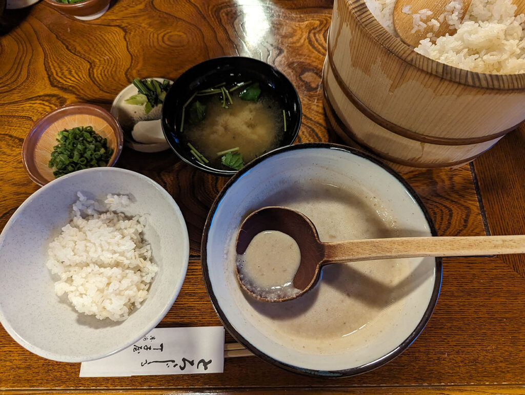 とろろ麦飯