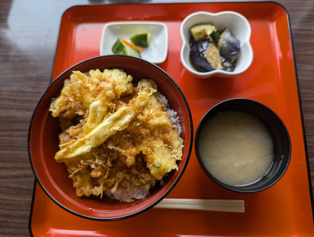 チーズサーモン丼。