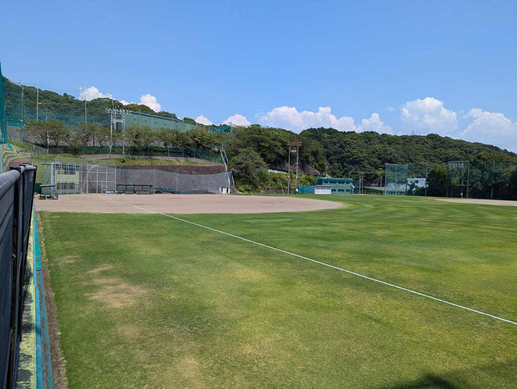 快晴の安芸野球場