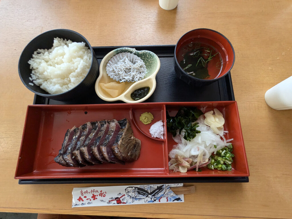 カツオのタタキ定食