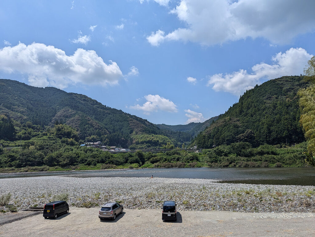 水辺の駅あいの里仁淀川からの景色