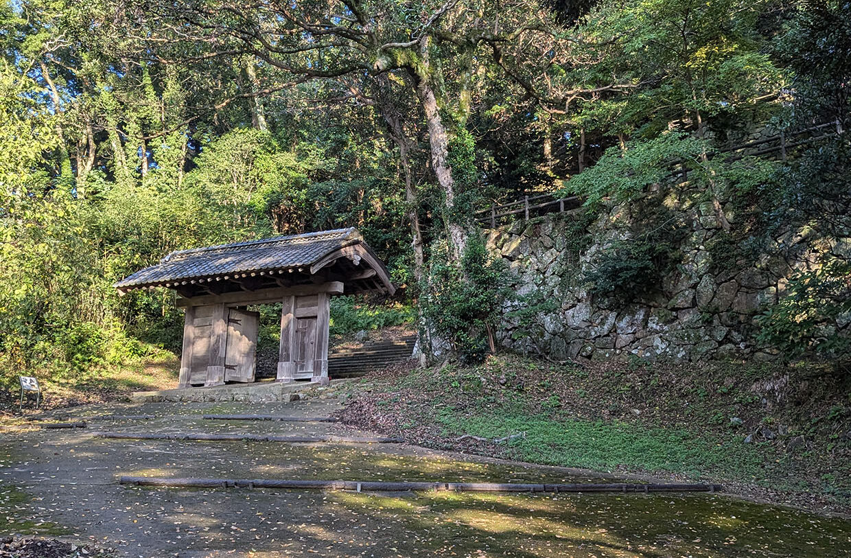 浜田県庁の門