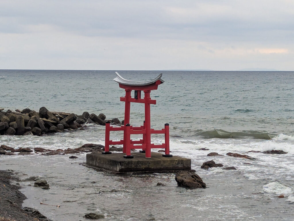 海の中の鳥居